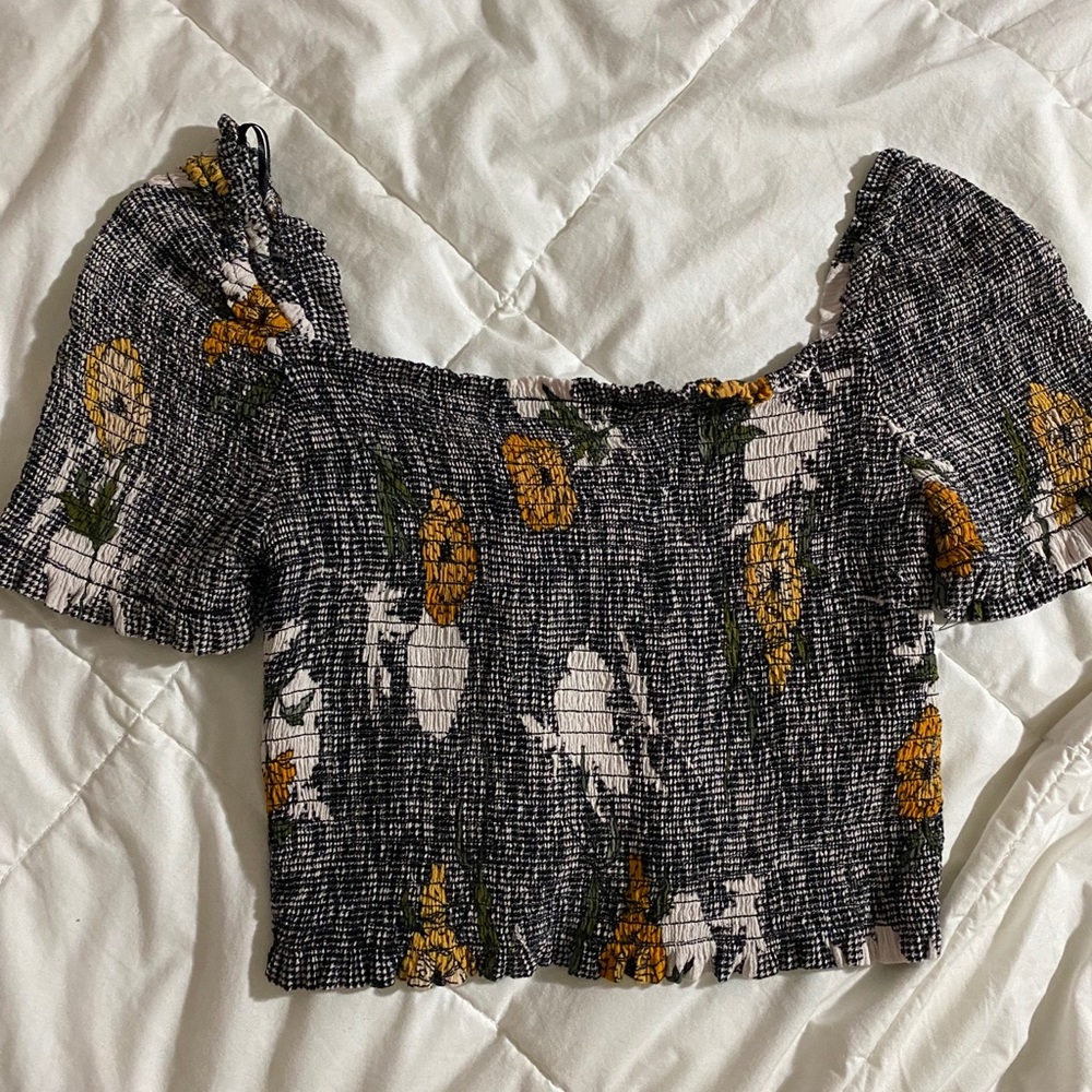 Astr Black and White Floral Crop Top - Picture 7 of 8